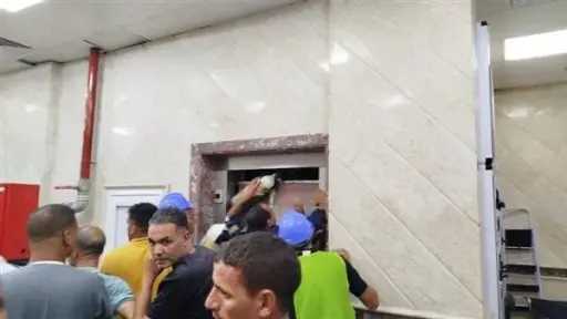 حادث مأساوي بشبرا الخيمة: مصرع عاملة وإصابة أخرى بسقوط أسانسير داخل مصنع
