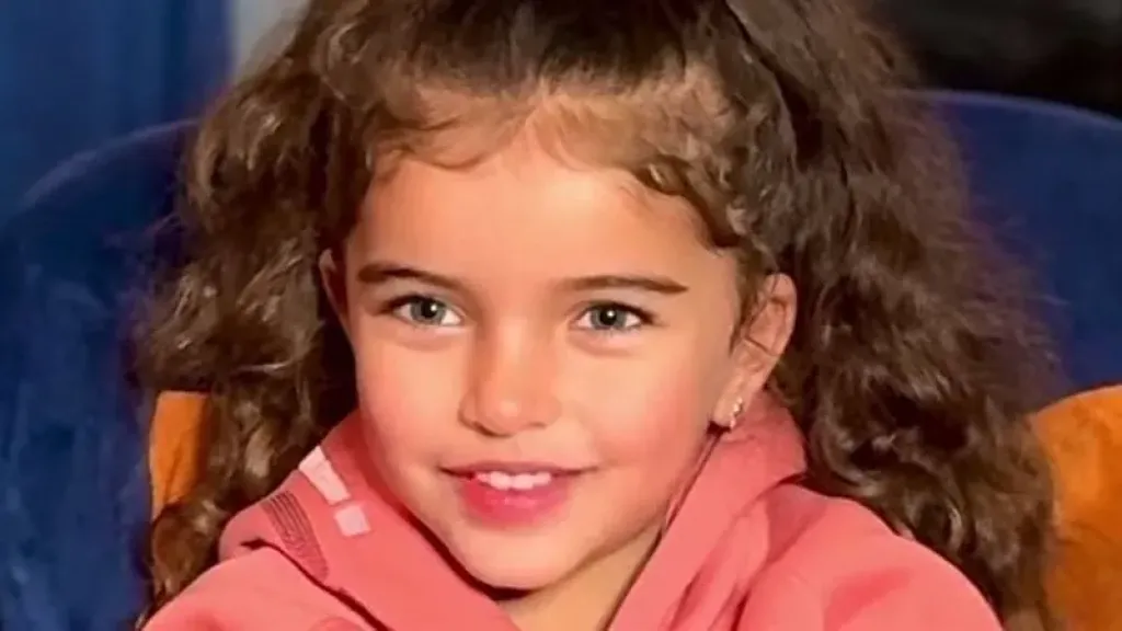 الطفلة جوليا