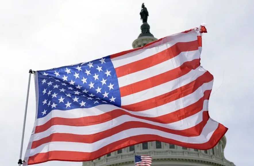 ”فوكس نيوز” تصحح معلوماتها: الحظر الأمريكي يستهدف تأشيرات الهجرة فقط وليس كافة التأشيرات