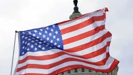 ”فوكس نيوز” تصحح معلوماتها: الحظر الأمريكي يستهدف تأشيرات الهجرة فقط وليس كافة التأشيرات