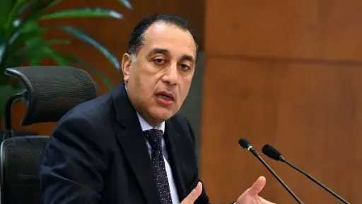 رئيس الوزراء يتفقد بدء التشغيل التجريبي لمحطة البحر... رئيس الوزراء يتفقد بدء التشغيل التجريبي لمحطة البحر الأحمر للحاويات.. غدا