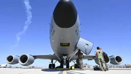 عاجل.. 6 طائرات تزويد بالوقود أقلعت من قاعدة العديد الجوية في قطر