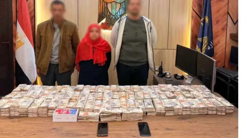 ضبط سائق وزوجته وزميله لسرقتهم حقيبة تحتوي 8 ملايين جنيه بمدينة نصر