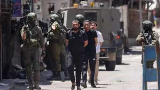 الاحتلال يعتقل نحو 80 فلسطينياً في الضفة والقدس