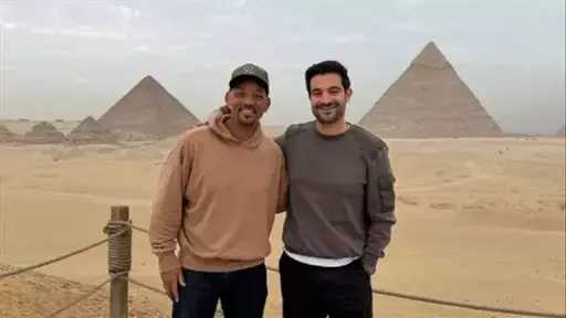 سر تواجد الفنان العالمي ويل سميث بمصر