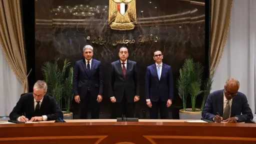 رئيس الوزراء يشهد توقيع اتفاقية مشروع ”ريكسوس وريكسوس ليفينج – مركز التجارة العالمي بالقاهرة”