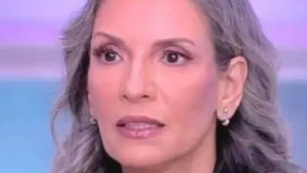 ألفت إمام تتحدث عن فقدان والدتها وقرار زواجها الثاني