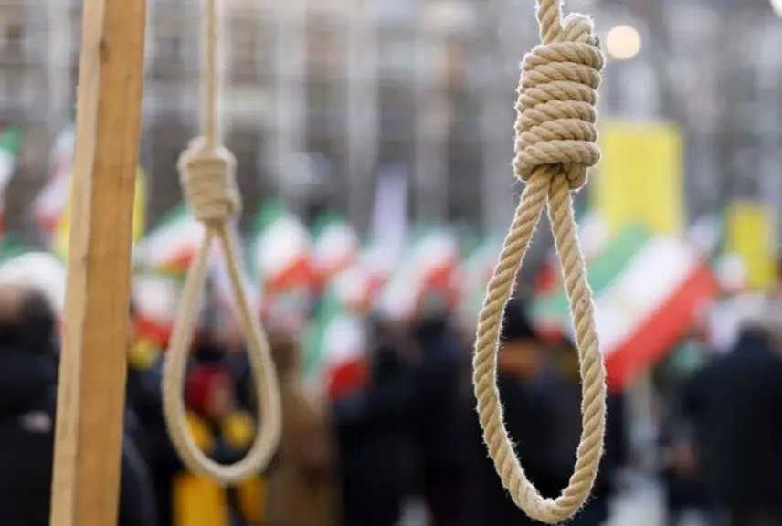 القضاء الإيراني ينفي إعدام عرفان سلطاني