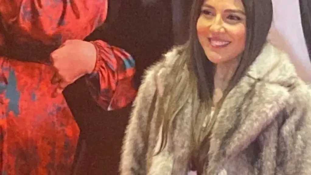 مي كساب تخطف الأنظار بإطلالة شتوية أنيقة في العرض الخاص لفيلم «مؤلف ومخرج وحرامي»