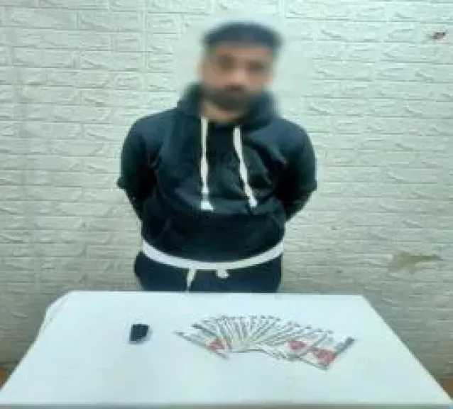 ضبط سائق تطبيق ذكي لسرقة مبلغ مالي من راكب أجنبي بقصر النيل