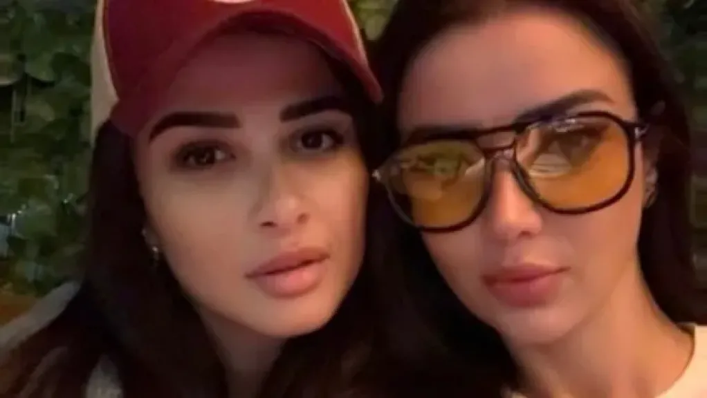 رضوى الشربيني وياسمين عبدالعزيز 