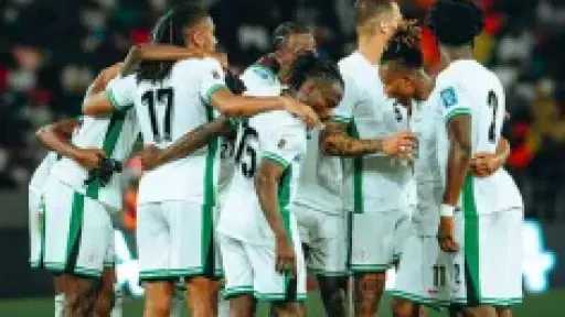 رجل أعمال نيجيري يلتزم بصرف مكافأة 500 ألف دولار للاعبي رغم الإقصاء من كأس أمم أفريقيا