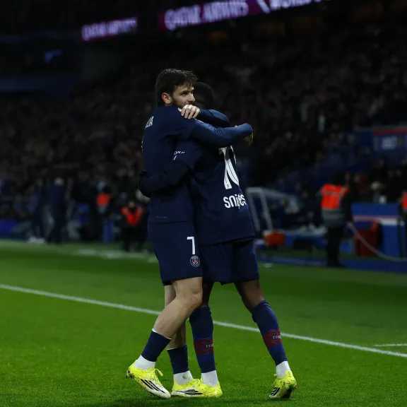 باريس سان جيرمان يفوز على ليل بثلاثية ويتصدر الدوري الفرنسي (فيديو)