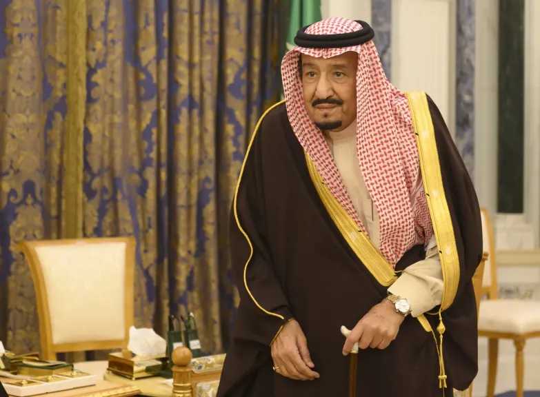 الديوان الملكي: الملك سلمان يغادر المستشفى بعد فحوصات طبية مطمئنة