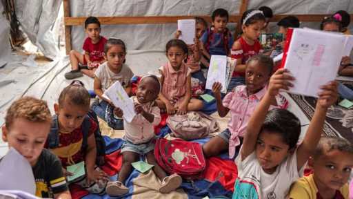 «أوتشا»: عودة متزايدة لأطفال غزة إلى التعليم وسط جهود إغاثية لمواجهة آثار الحرب والعواصف