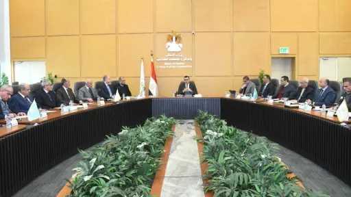 وزير الإسكان يتابع مستجدات منطقة الأعمال المركزية بالعاصمة الجديدة