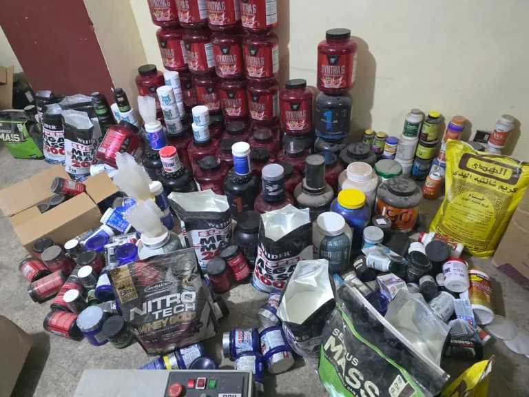 محافظة الجيزة تضبط منشأة مخالفة لتعبئة المكملات الغذائية مجهولة المصدر بحي الطالبية