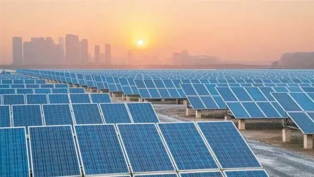 وزير الكهرباء: إلزام أي مصنع جديد بإنتاج 25% من حاجته الكهربائية من الطاقة الشمسية