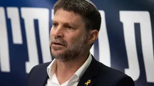 سموتريتش يدعو إلى احتلال غزة بالكامل ويهدد نتنياهو بتصعيد غير مسبوق