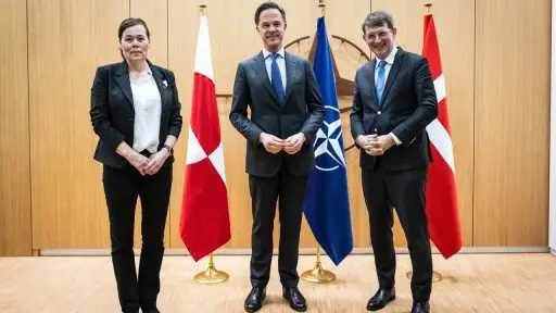 وزير دفاع الدنمارك ووزيرة خارجية جرينلاند يزوران مقر الناتو لبحث أمن القطب الشمالي