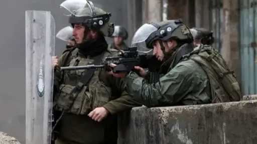 إصابة فلسطينيين وفلسطينيات في غارات إسرائيلية جديدة بقطاع غزة