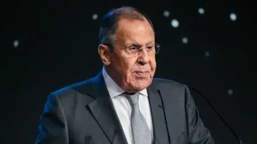 لافروف يسخر من إنجلترا.. يجب عدم تسميتها مرة أخرى ببريطانيا العظمي