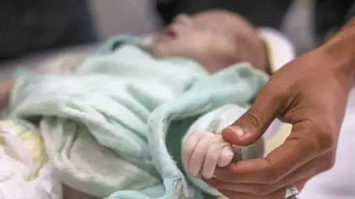 صحة غزة: وفاة رضيعة نتيجة البرد الشديد