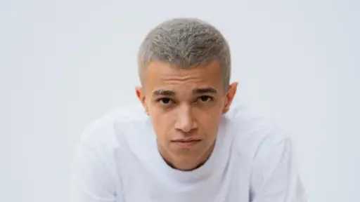 يزن عيد ينضم لمسلسل “صحاب الأرض” مع منة شلبي وإياد نصار