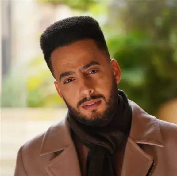 تفاصيل دور الفنان عصام السقا في مسلسل علي كلاي