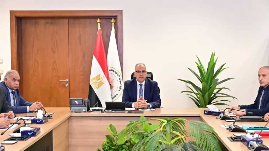 وزير الري يوجه بتحديث خطط الاستعداد للموسم الصيفي 2026