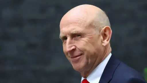 وزير الدفاع البريطاني يزور الدنمارك تزامنا مع تصعيد ترامب بشأن جرينلاند