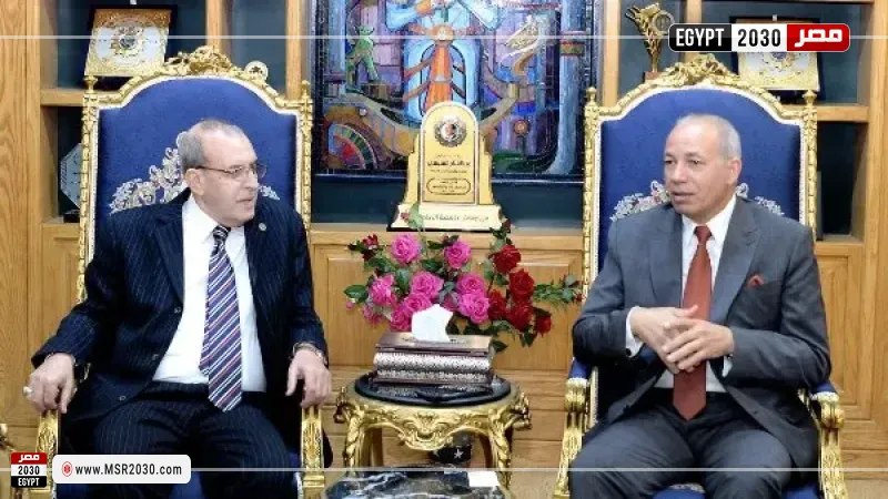 لعجوزي يبحث مع رئيس جامعة المنصورة تسيير قافلة طبية متكاملة إلى زنجبار