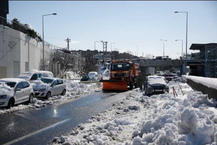 إغلاق مدارس وحالة تأهب.. ثلوج وأمطار غزيرة تضرب اليونان
