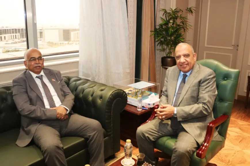 وزير الكهرباء يبحث مع نظيره السوداني سبل دعم وتعزيز الشراكة بمجالات الطاقات المتجددة