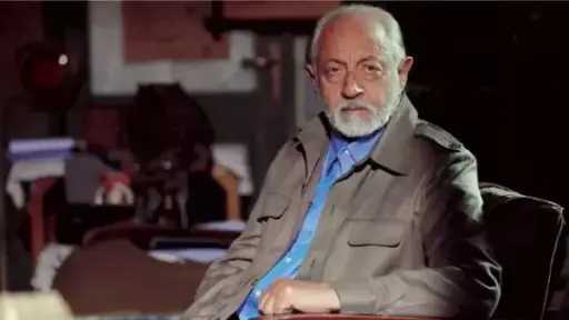 عبد العزيز مخيون يطمئن جمهوره على حالته الصحية بعد الجراحة ويؤكد: حالتي مستقرة