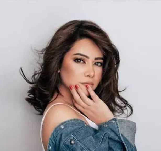 شيرين عبد الوهاب تقاضي صفحات على مواقع التواصل الاجتماعي بعد نشر صور مفبركة ومسيئة