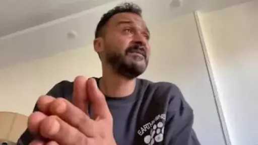 إبراهيم سعيد يطلب دعوات الشفاء لوالدته