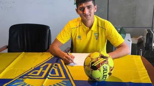 محمد هيثم يبدأ مشواره الأوروبي أساسيًا مع اشتوريل برايا البرتغالي