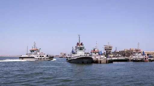 ميناء دمياط يستقبل 9 سفن ويغادره 6 خلال 24 ساعة