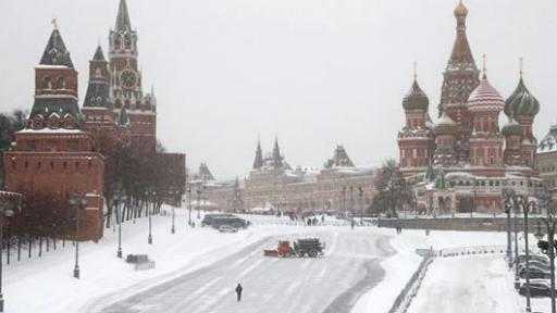 درجة الحرارة 24 تحت الصفر.. عاصفة ثلجية تضرب موسكو