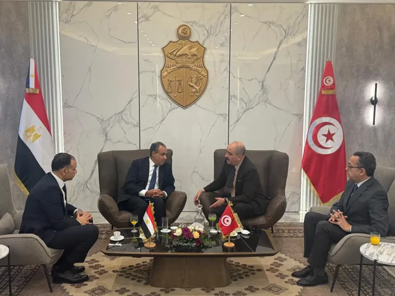 وزير الخارجية ونظيره التونسي