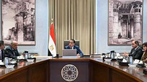 رئيس الوزراء يتابع الموقف التنفيذي للمشروعات في قطاع الطاقة وجهود جذب المزيد من الاستثمارات لهذا القطاع الحيوي