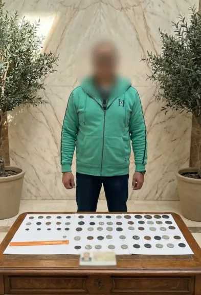 ضبط أجنبي بحوزته 66 قطعة عملة أثرية بميناء الإسكندرية الدولي