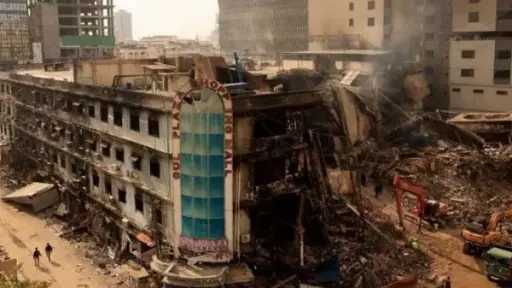 ارتفاع عدد ضحايا حريق مجمع جول بلازا في كراتشي بباكستان إلى 73 قتـ.يلا