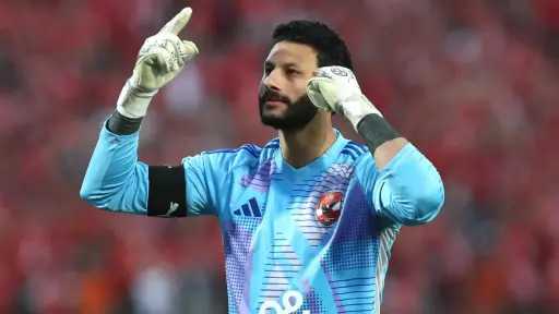 محمد الشناوي يحسم موقفه من الرحيل عن الأهلي