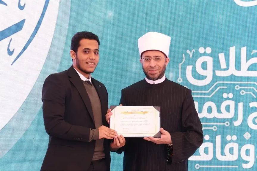 وزير الأوقاف يطلق أول برنامج رقمي لإدارة حركة التنقلات