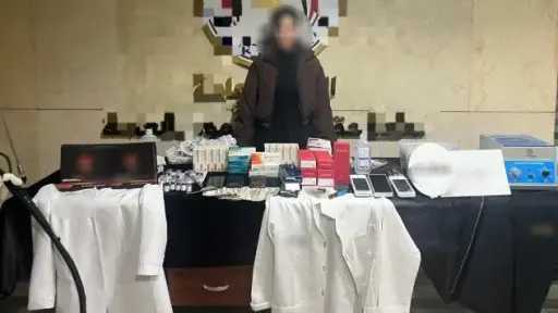 الداخلية تسقط سيدة انتحلت صفة طبيبة وأدارت عيادة... الداخلية تسقط سيدة انتحلت صفة طبيبة وأدارت عيادة تجميل غير مرخصة بالقاهرة