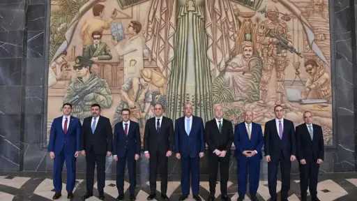 رئيس الرقابة الإدارية يهنئ رئيس مجلس النواب بمناسبة... رئيس الرقابة الإدارية يهنئ رئيس مجلس النواب بمناسبة توليه مهام منصبه