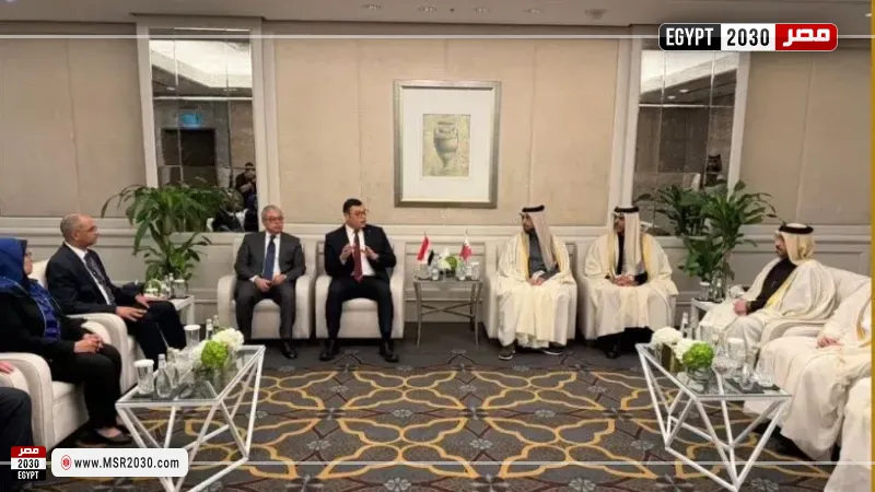 وزير الإسكان يعقد لقاءً ثنائيًا مع وزير البلدية القطري