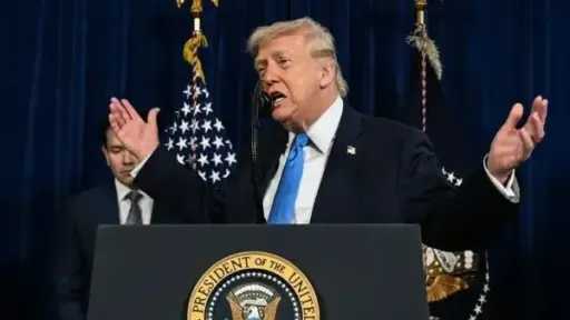 عاجل.. ترامب: لدينا أسطول عسكري ضخم قرب إيران